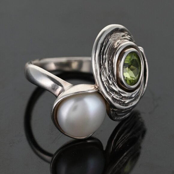 Hagit Gorali 925 Pearl and Peridot Silver Swirl Ring, 8.8gr, sz 7 - Picture 3 of 6